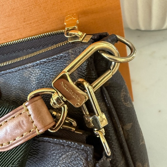 Louis Vuitton Multi Pochette Accessorie Monogram with Khaki strap, no chain - Picture 3 of 11